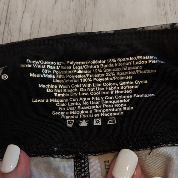 Like-New Set of Avia Marbled Gray Activewear Shorts and Leggings Size XS‎ and S - Picture 12 of 12